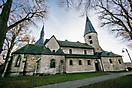Fotos von der Kirche und vom Brünneken