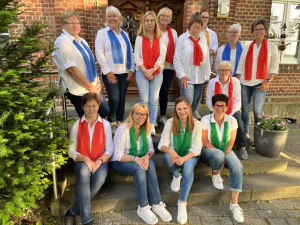 Vorstand und Mitarbeiterinnen der kfd