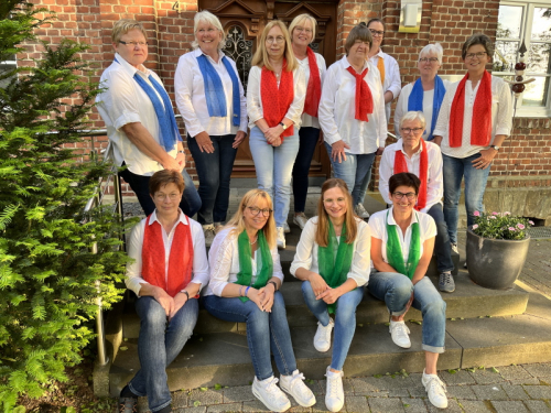 Vorstand und Mitarbeiterinnen der kfd