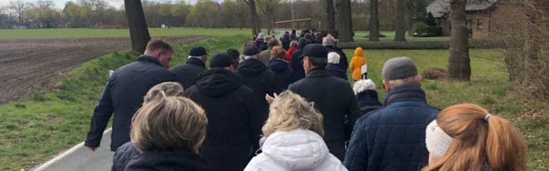 Einladung zum Fußkreuzweg Holsen
